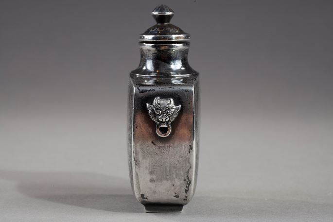 Silver snuff bottle incised in each face with fenghuang  - Mash in the shoulder | MasterArt